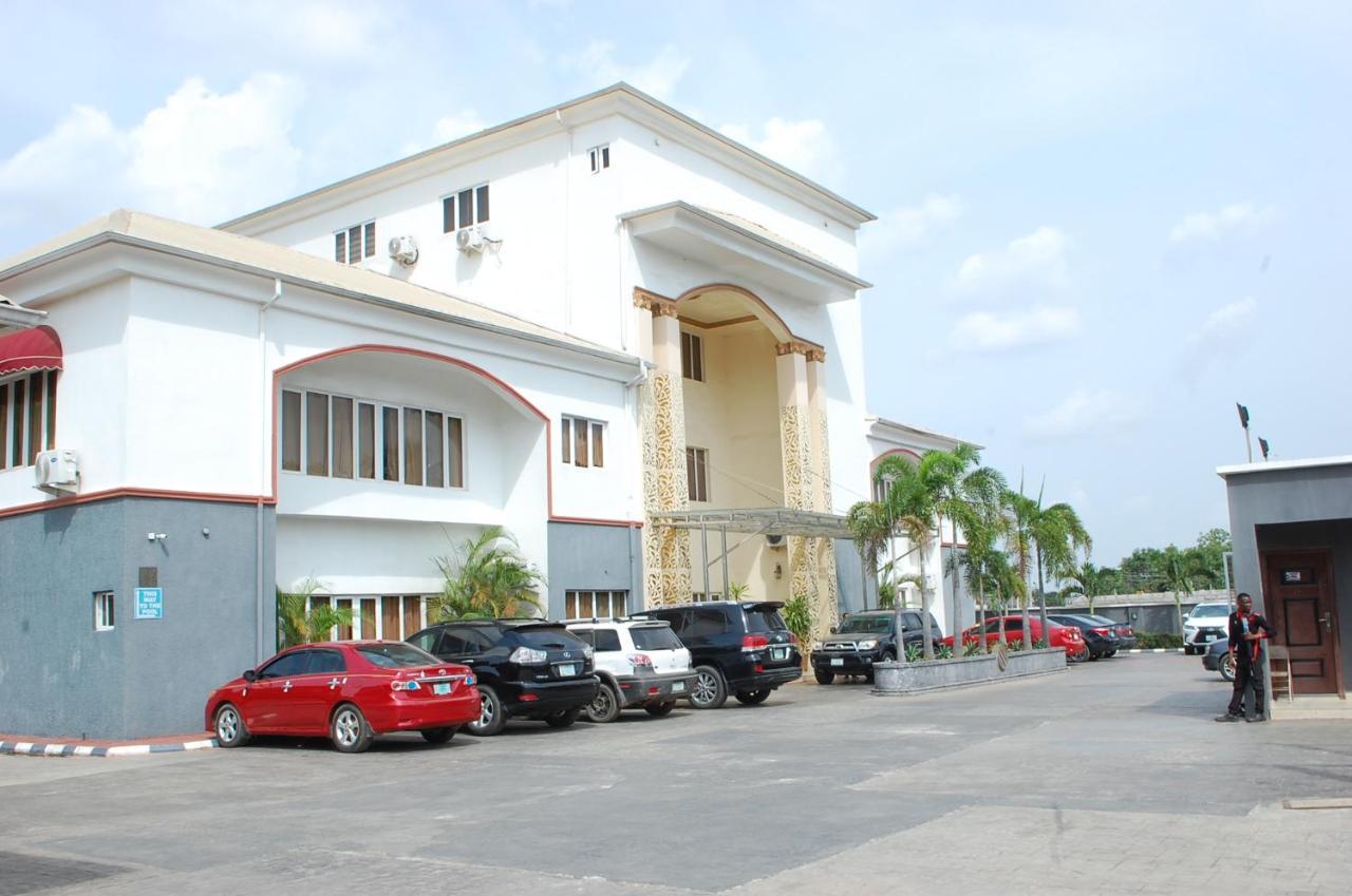 Mahogany Hotel And Suites Ibadan Bagian luar foto