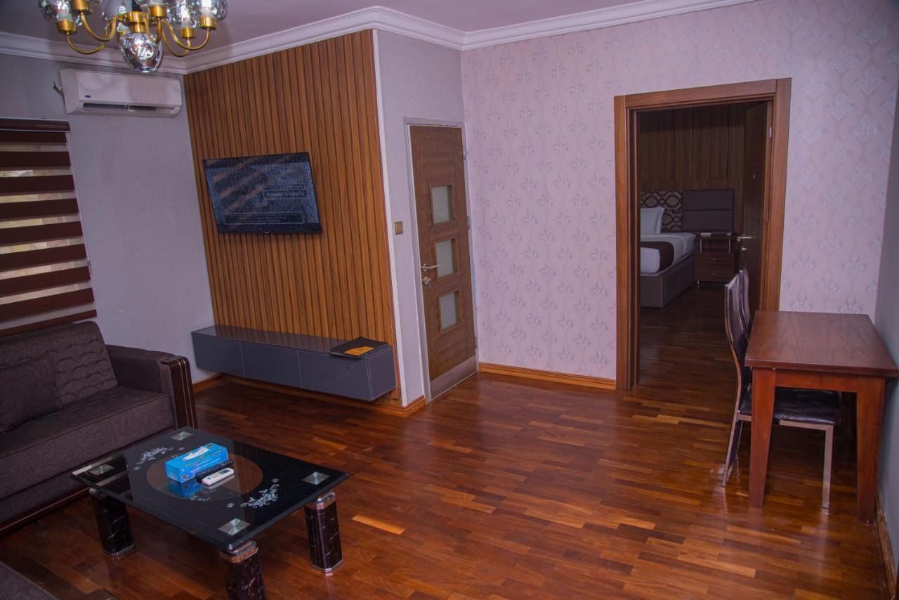 Mahogany Hotel And Suites Ibadan Bagian luar foto
