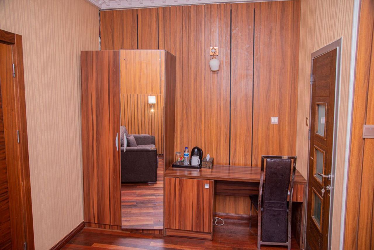 Mahogany Hotel And Suites Ibadan Bagian luar foto