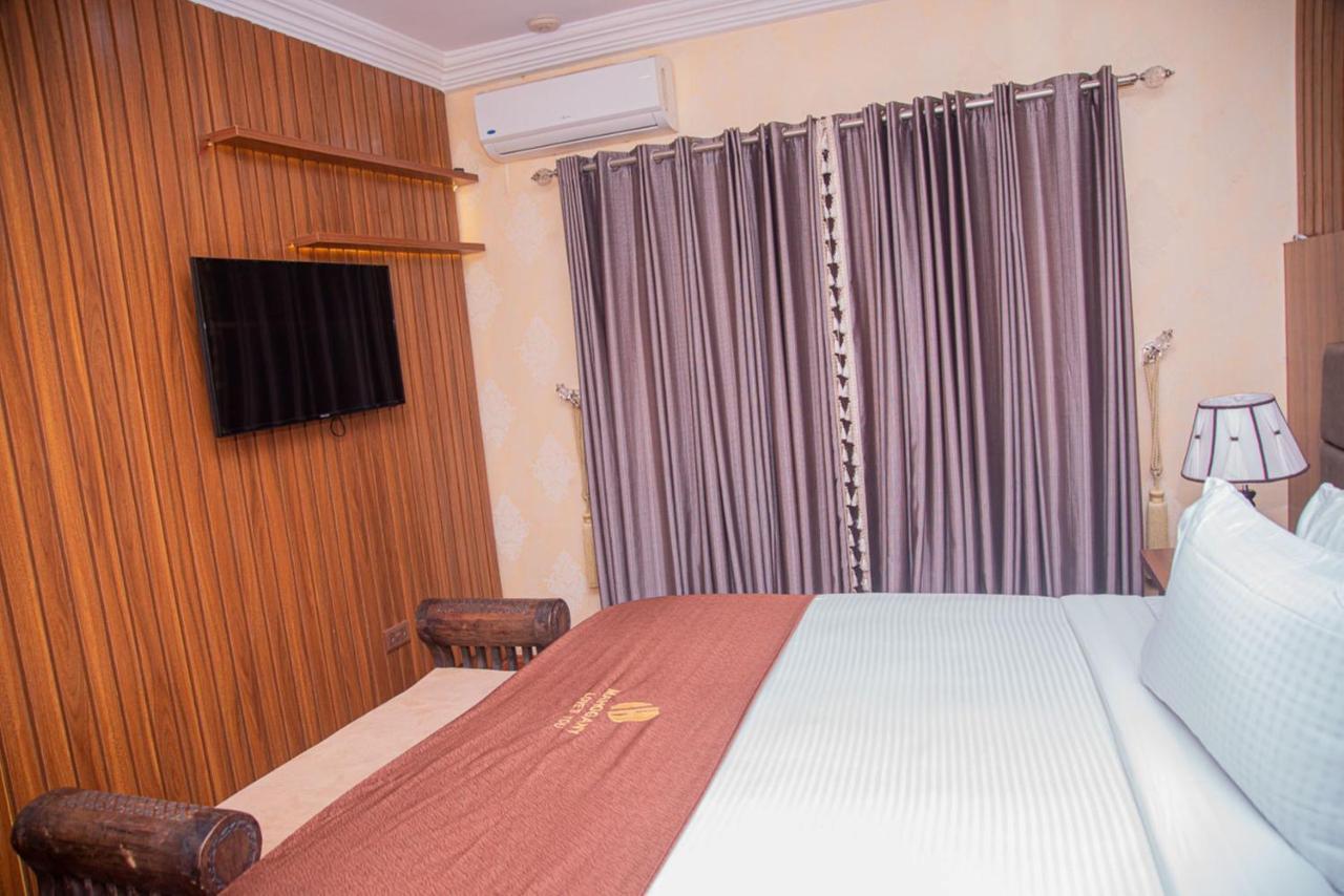 Mahogany Hotel And Suites Ibadan Bagian luar foto