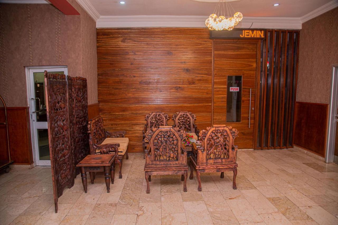 Mahogany Hotel And Suites Ibadan Bagian luar foto