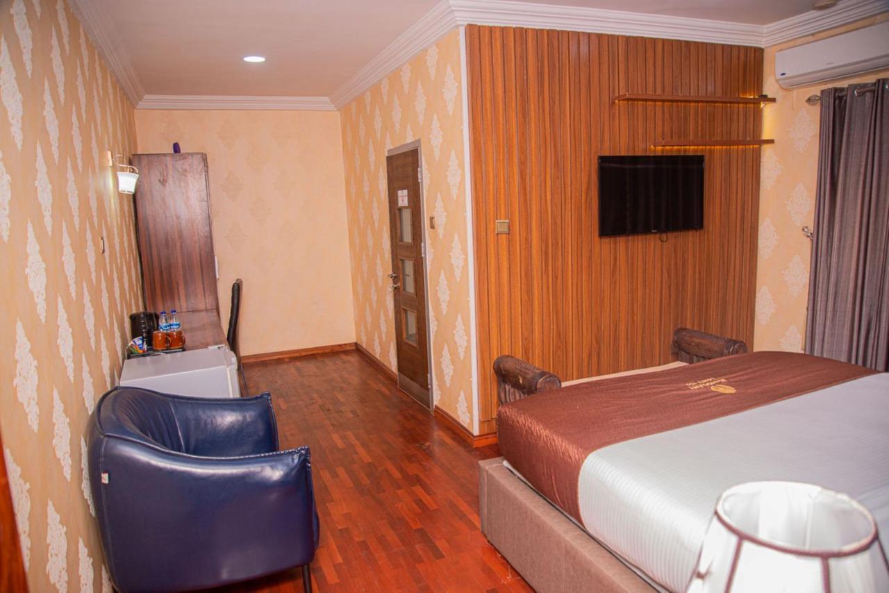 Mahogany Hotel And Suites Ibadan Bagian luar foto