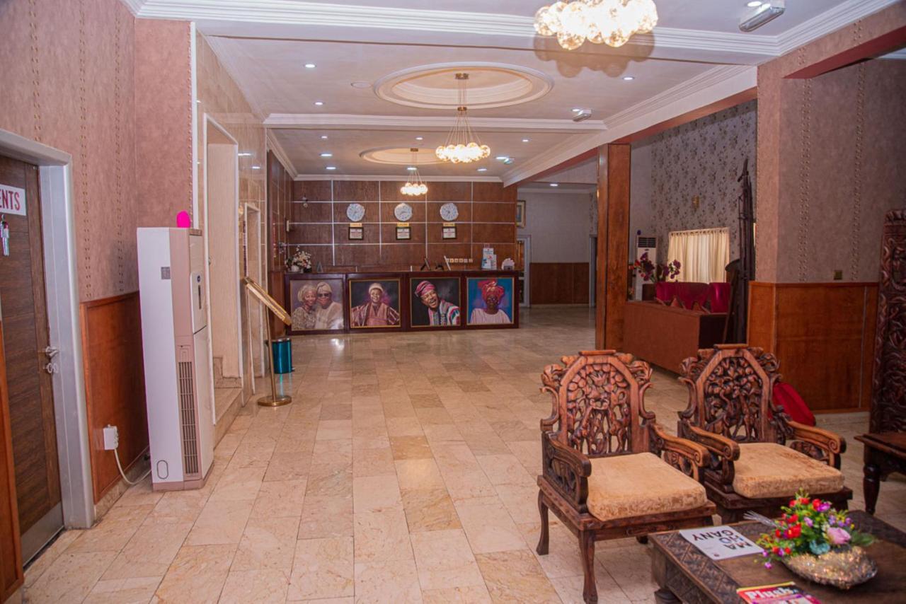Mahogany Hotel And Suites Ibadan Bagian luar foto